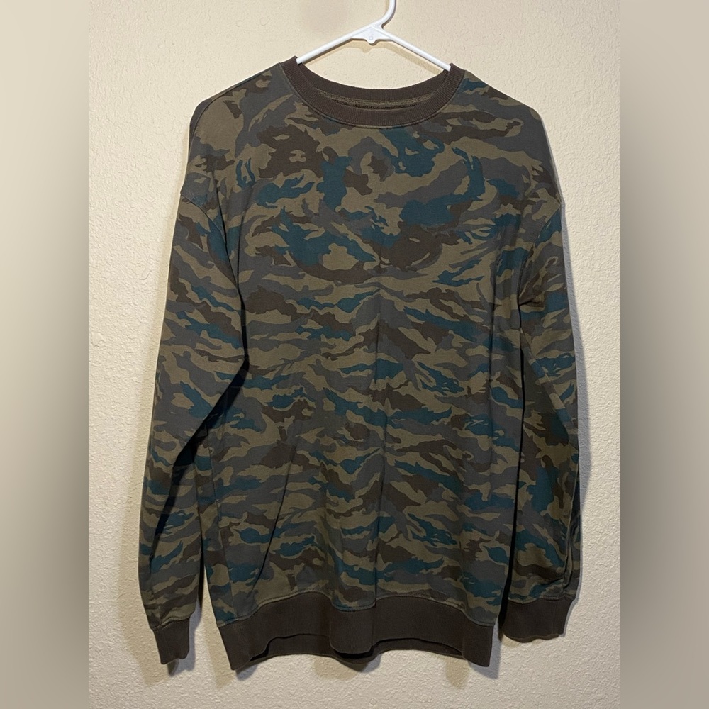 Original Use Camo Green Pullover Knit Top Small